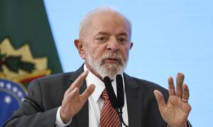 Lula confirma viagem à Bolívia após tentativa de golpe
