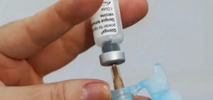 Ministério da Saúde amplia público alvo de vacinação contra a dengue para doses próximo ao vencimento