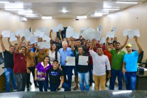 Prefeitura de Lagoa Grande entrega certificados para quase 100 alunos de cursos realizados na sede e em Vermelhos