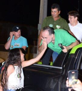 Dr. Julio Lóssio realiza maior carreata da vitória nos projetos irrigados, em Petrolina