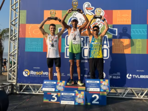 Justino Pedro, da APA Petrolina, vence a tradicional Corrida do Círio