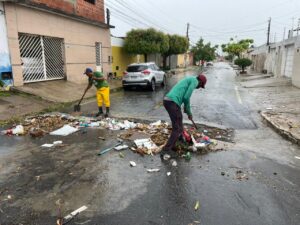 Prefeitura de Juazeiro age rápido para minimizar impactos das fortes chuvas na manhã desta segunda-feira