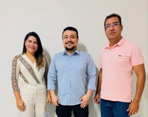 Prefeita Ana Passos recebe novo delegado da Polícia Civil em Sento Sé