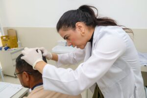Dezembro Laranja: Hospital Municipal de Petrolina realiza ação de cuidados para Agentes de Saúde