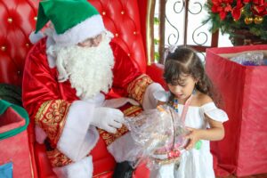 Pelo 2º ano, Transforma Petrolina realiza momento especial para crianças autistas  com Papai Noel, no Natal Luz