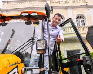 Prefeitura de Juazeiro recebe novas máquinas para reforçar a infraestrutura na zona rural e urbana