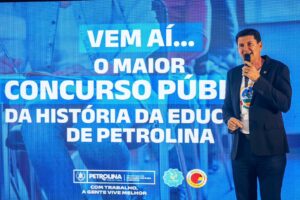 Simão anuncia maior concurso público da história da educação de Petrolina