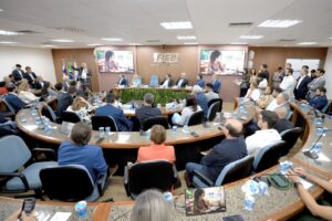 Governador e ministro do Trabalho e Emprego lançam programa nacional de qualificação profissional para a juventude