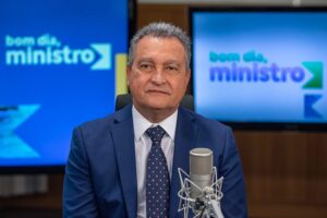 Nova Cidade FM realiza entrevista em cadeia com o ministro Rui Costa