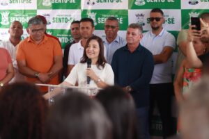 Sento Sé entrega sistema de abastecimento e encerra programação dos 100 dias de gestão com transformação em Mulungu