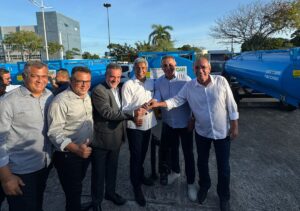 Deputado Zó do Sertão participa de ato de entrega de equipamentos a municípios da região Norte para ações de combate à seca