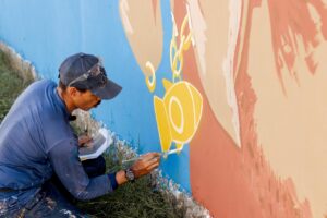 Margem Festival vai transformar muro de escola em galeria a céu aberto no bairro Vivendas I, em Petrolina