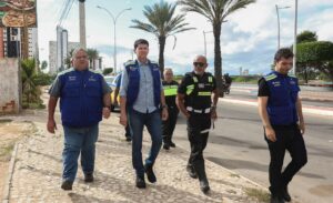 Prefeito Simão Durando lidera operação contra despejo de lixo em terrenos na orla de Petrolina