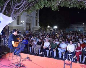 A Bossa Nova voltou pra casa: Sarau “A Tardinha Cai” celebra João Gilberto em noite mágica em Juazeiro