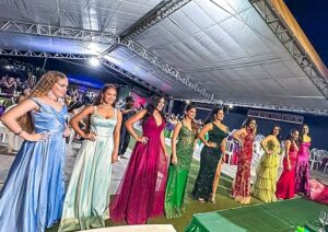 Baile Municipal beneficente para o Hospital Dom Tomás e escolha do trio de majestades da Vinhuvafest 2025, encerram as festividades de 30 anos de Lagoa Grande/PE