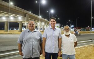 Simão Durando entrega nova iluminação do viaduto e rotatória da BR-407 e reforça segurança na região