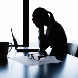 Riscos invisíveis com impactos reais: por que a saúde emocional nas empresas virou pauta urgente e obrigatória