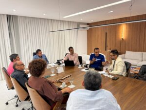 Prefeitura de Juazeiro se reúne com diretoria do SINSERP para esclarecer pontos sobre novo modelo de cogestão na Saúde