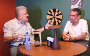 Prefeito Anisio Viana apresenta Casa Nova para o mundo na maior feira de fruticultura do planeta, em Madrid