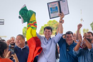 Simão anuncia reforma do mercado, pavimentação e cozinha comunitária para Izacolândia