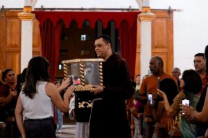 Catedral de Petrolina recebe peregrinação da relíquia de Padre Pio de Pietrelcina