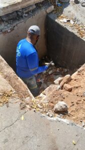 Prefeitura de Juazeiro avança com serviços de desobstrução de bocas de lobo e drenagem para prevenir alagamentos