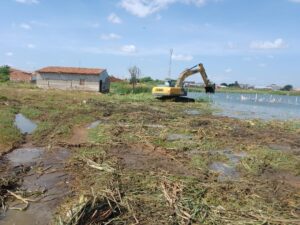 Com previsão de chuva para o final de semana, Prefeitura intensifica serviços de drenagem