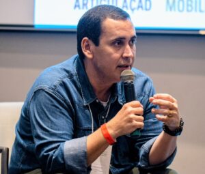 “Brasil contra os privilégios”, diz secretário de Comunicação do PT após Lula vetar supersalários 