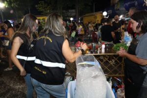Vigilância Sanitária marca presença no Carnaval de Petrolina e reforça cuidados com alimentos e bebidas