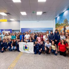 Marco na educação: Andrei celebra retorno de alunos do primeiro intercâmbio internacional da rede municipal de Juazeiro