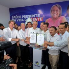 Prefeito Andrei comemora anúncio de R$ 15 milhões para a saúde de Juazeiro, novas UBSs e entrega de ambulâncias durante visita do ministro Alexandre Padilha