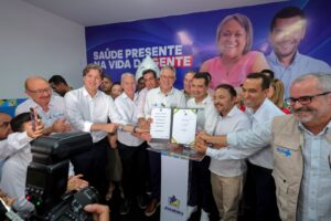 Prefeito Andrei comemora anúncio de R$ 15 milhões para a saúde de Juazeiro, novas UBSs e entrega de ambulâncias durante visita do ministro Alexandre Padilha