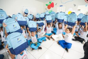 Investimento histórico Prefeitura de Juazeiro inicia entrega de mais de 37 mil kits escolares para alunos da rede municipal