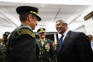 Governador acompanha passagem de comando da 6ª Região Militar na capital baiana