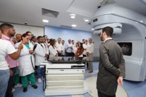 Radioterapia passa a integrar atendimento do Hospital do Oeste e amplia assistência oncológica na região