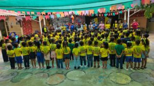 Torcida pé quente: Em clima de Copa do Mundo, crianças usam camisa do Brasil nas unidades de Petrolina