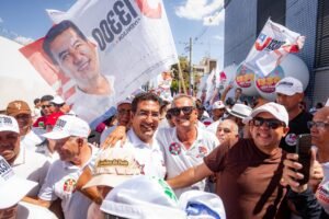 Com mar de branco na Orla, torcida de Juvenilson Passos do  Time do 13 dão show de mobilização em Juazeiro