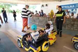 Prefeitura de Petrolina promove ações educativas para conscientizar sobre segurança no trânsito