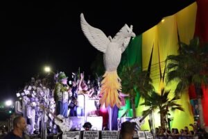 Desfile 21 de Setembro leva uma mensagem de conscientização e combate à violência contra a mulher