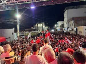 Sento-Sé vive dia histórico com multidão nas ruas e apoio de Rui Costa e Jaques Wagner ao Time do J