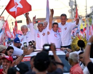 Andrei lidera multidão e mostra força de um projeto que transforma Juazeiro com Jerônimo, Wagner e Rui